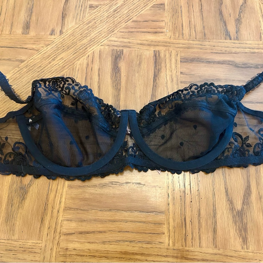 💕Jezebel Black Lace Bra with Delicate Details - Picture 5 of 7